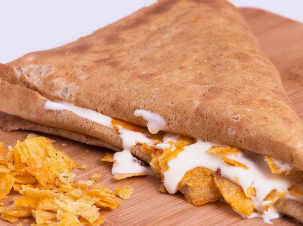 oman chips sandwich